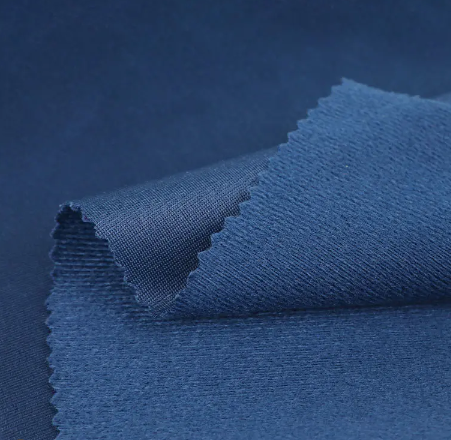 Vải polyester 100%: sự kết hợp giữa thời trang và thực tế